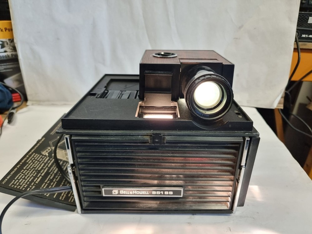 Vintage Bell & Howell Model 851ss Slide cube projector / Please read