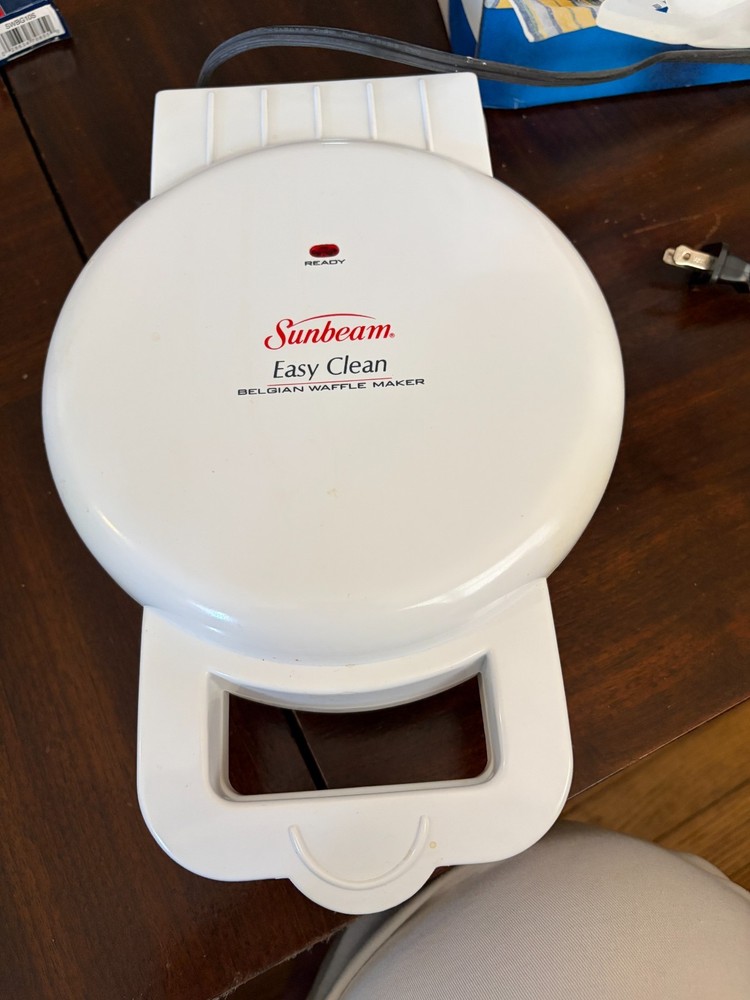 Sunbeam Belgian Waffle Maker 3857-2 NOT TESTED