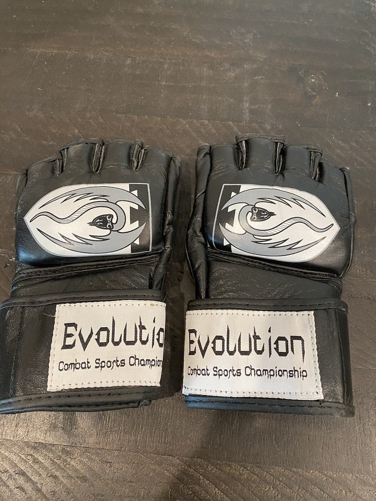 MMA Fighting Gloves Size Small New