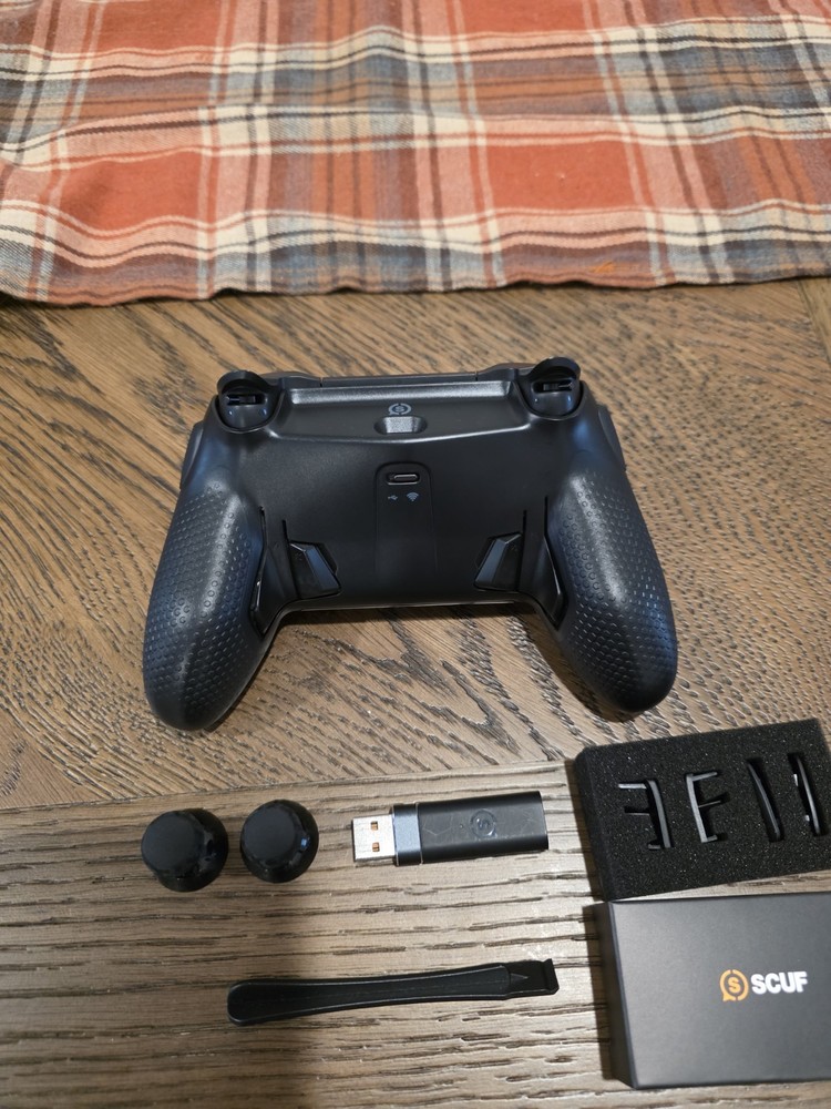 SCUF Controller Bundle with Thumbsticks, USB Dongle, Tool, Attachment Pieces