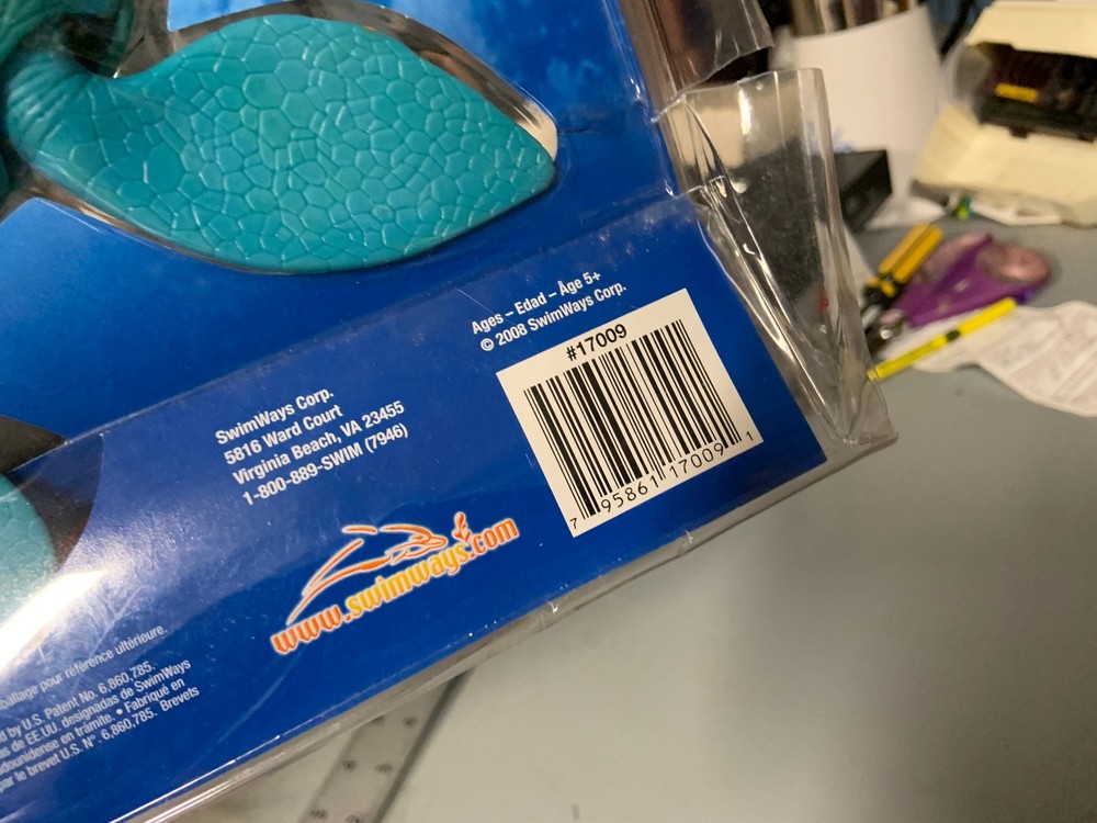 Swimways rainbow Reef Turtle w/ Packaging