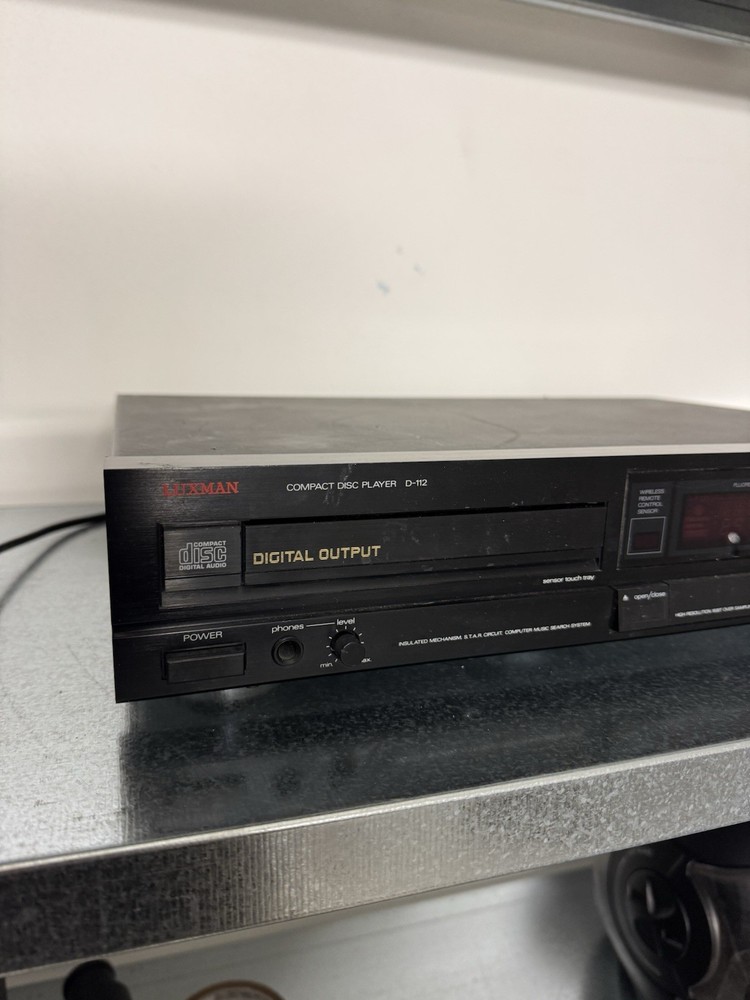 Luxman COMPACT DISC PLAYER D-112