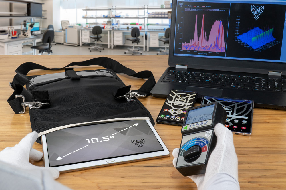 Xtreme Sight Line ~ Xecutive Faraday Bag for Tablets/Medium Electronics ~ Black