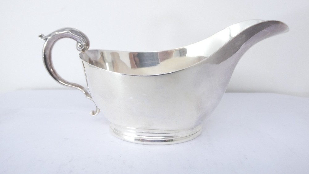 Cream Jug Silver Plated Decorative Handle William Hutton