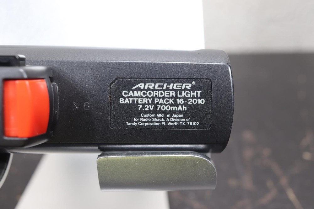 Realistic Quartz Halogen Camcorder Light Hotshoe Mount