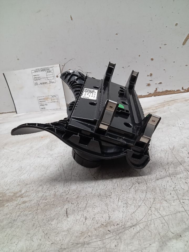 Used A/C Selector Switch fits: 2016 Mini COOPER HT w/automatic temperature contr