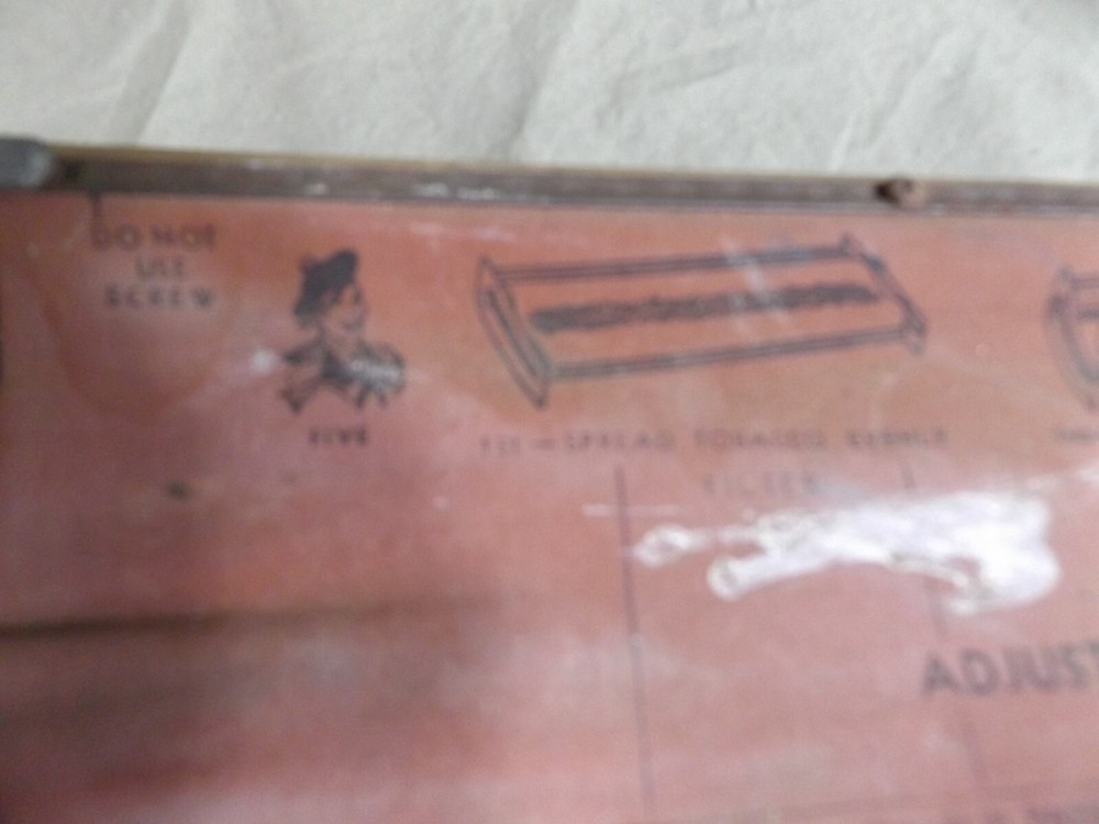 Vintage V-MASTER Adjustable Cigarette Maker Rolling Machine As Is Tobbaciania