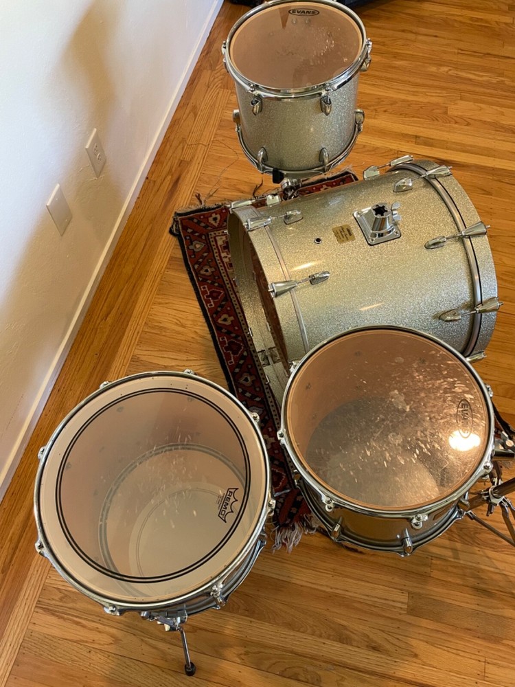 Yamaha Maple Custom Absolute Silver Sparkle Kit