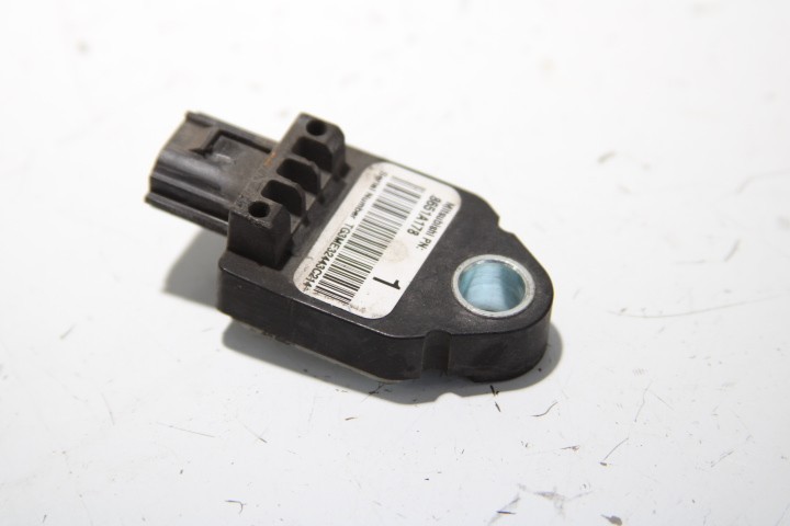 2012 -2017 Mitsubishi Lancer 8651A178 Front Sensor oem e106