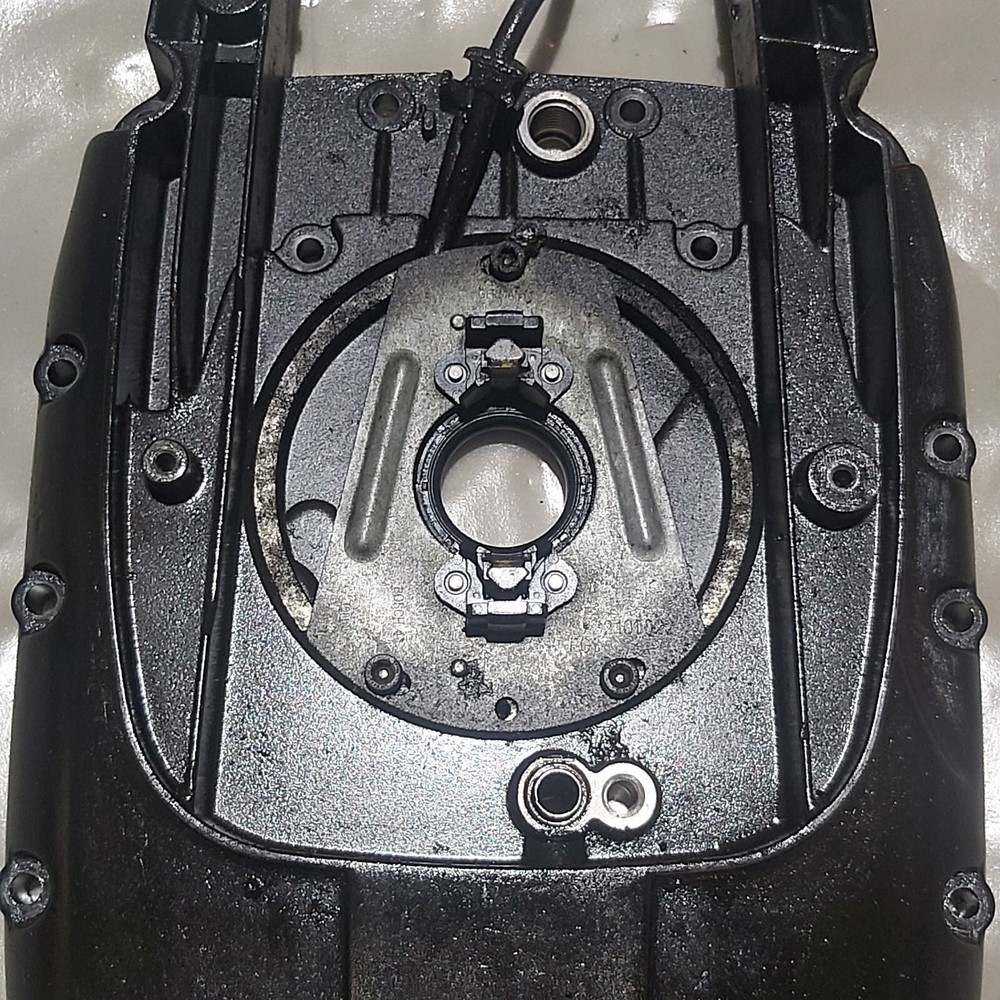 GENUINE BMW R1100 1993 -2001 INNER FRONT ENGINE COVER ALTERNATOR SUPPORT