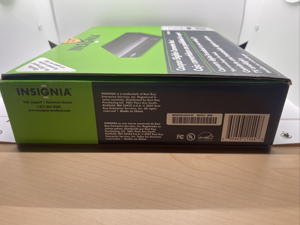 Insignia NS-DXA1 Digital-to-Analog Converter console And Controller