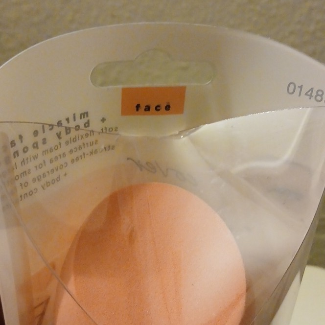 Real Techniques Miracle Face + Body Makeup Sponge Peach Reusable Multi-sided