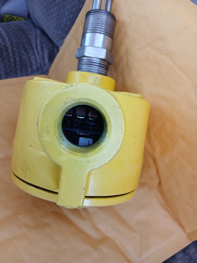 Fluid Components Inc. - P/N: 29/30 - Flow Transmitter