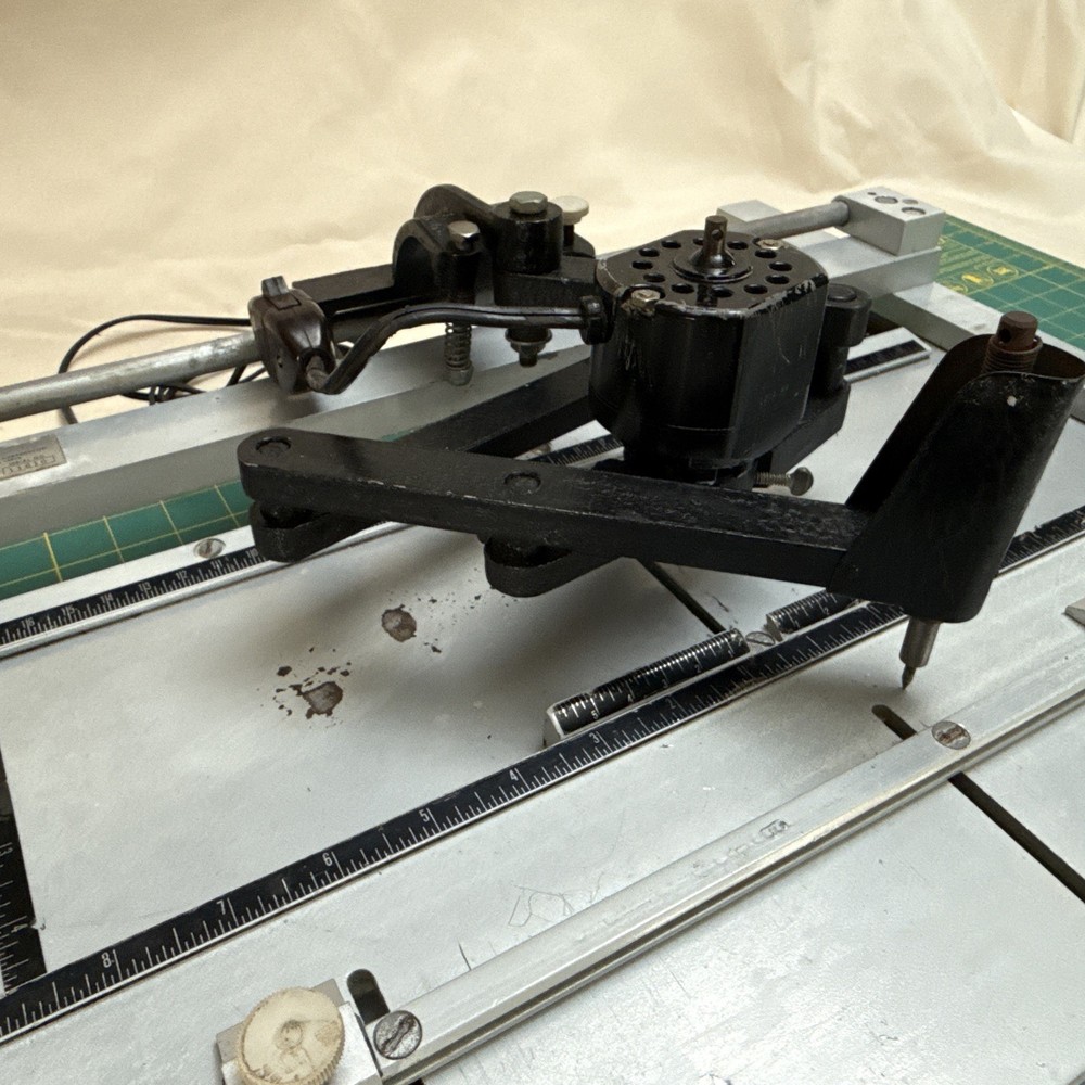 Scott SM-300 pantograph engraving machine