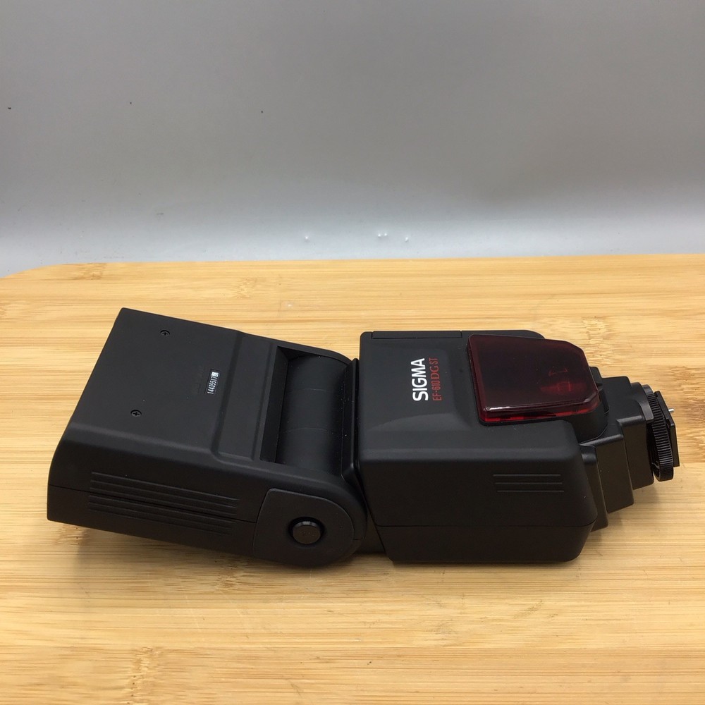 Sigma EF-610 DG ST Electronic Flash For Canon With Bag.