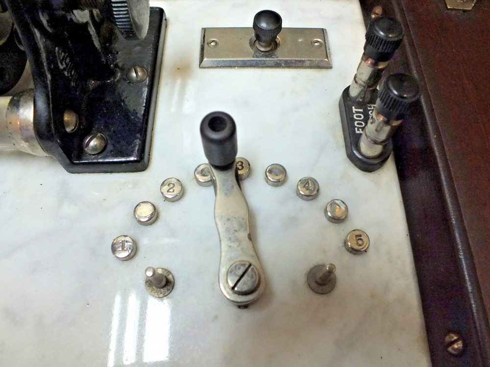 Antique Dynelectron Physicians Device with Atomic Force Control Panel c1913