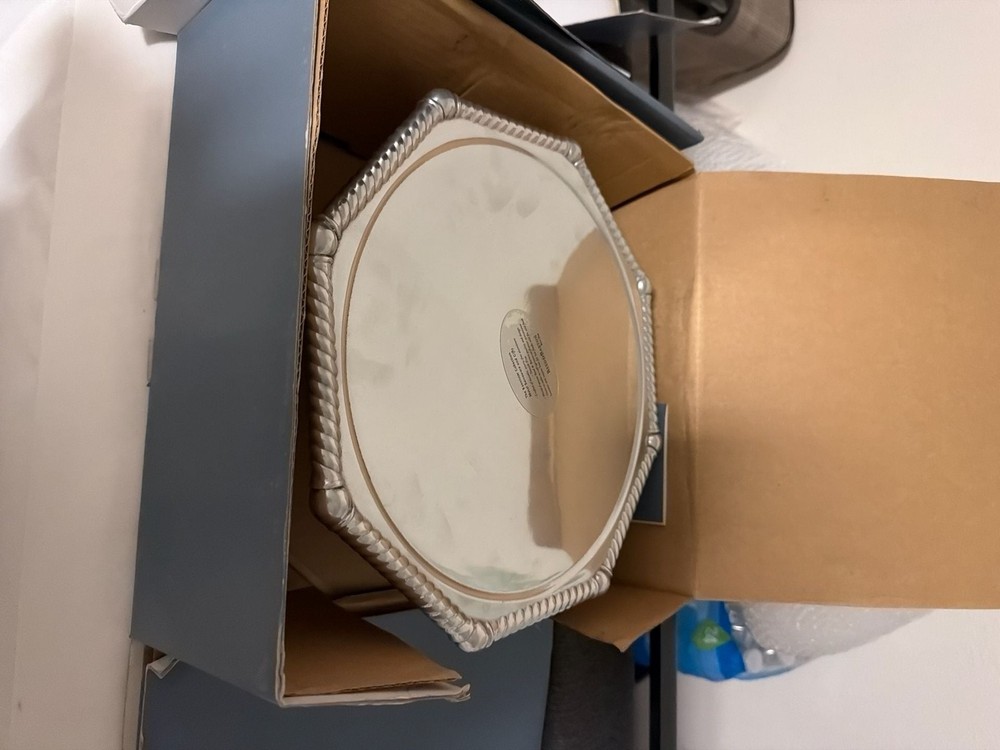 Reed & said cake stand,