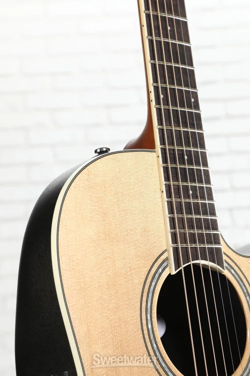Ovation Celebrity Standard - Natural
