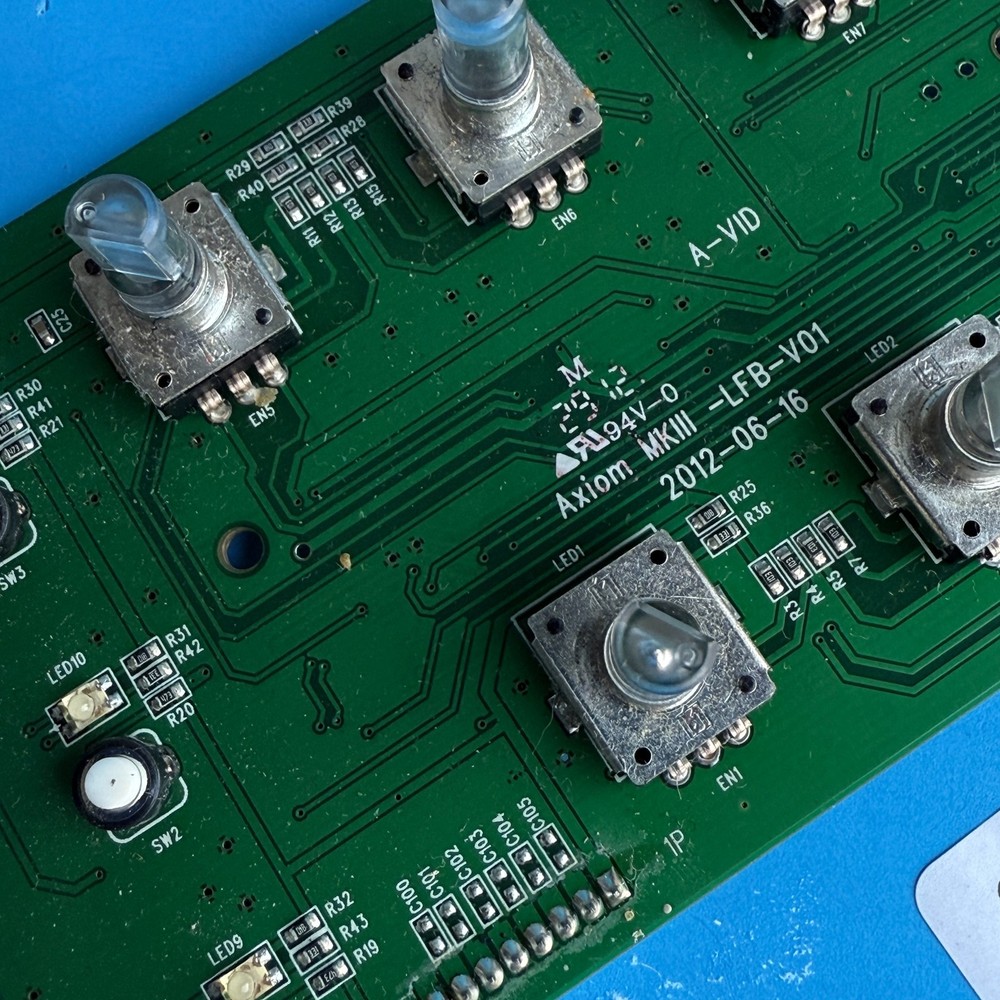 M-AUDIO AXIOM AIR 49 MIDI Controller Part Lighted Control Knob Encoder Board PCB