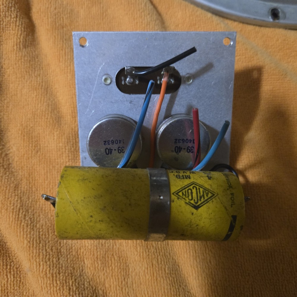 Pilot Model S131 Speaker Set and Control Module. All Working!