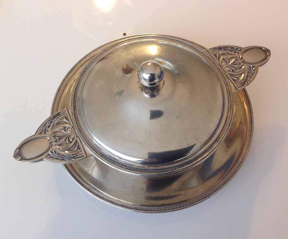 AN ANTIQUE SMALL SOLID SILVER WARMING DISH OR SAUCE BOWL PRODUCED BY WOLFERS