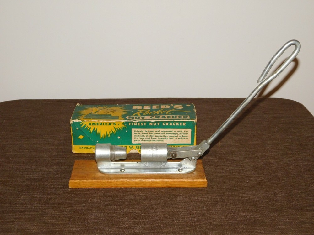 VINTAGE KITCHEN FOOD REED'S ROCKET NUT SHELL CRACKER IN BOX