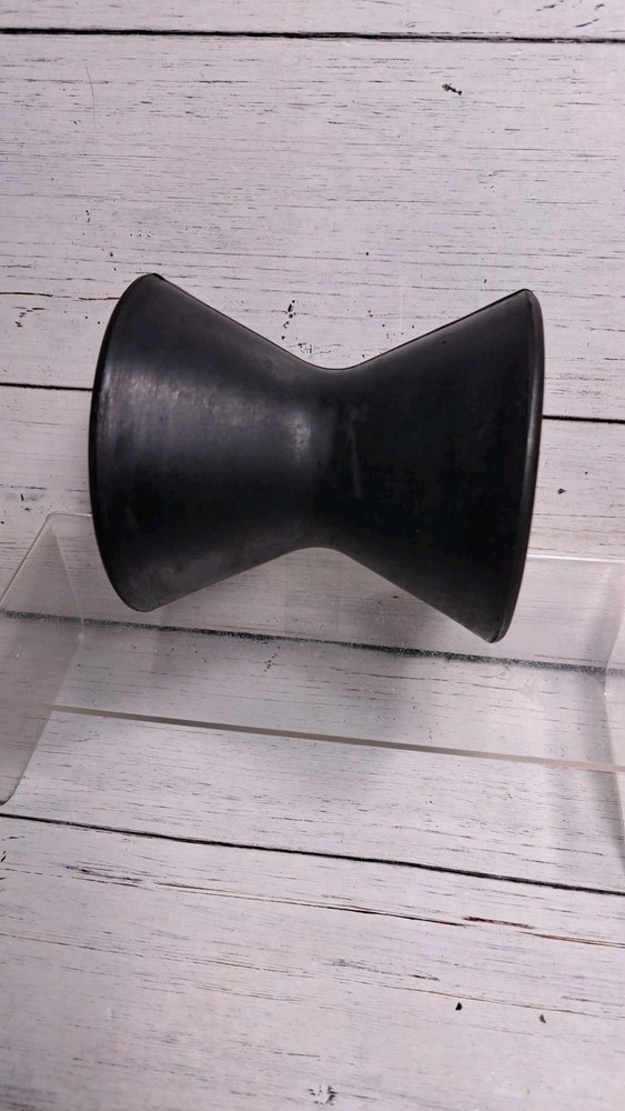 CE Smith 29541 Rubber Bow Roller 4" Wide Black