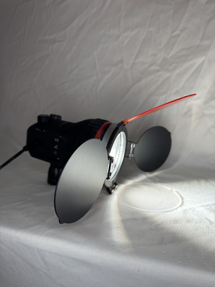 WellMaking 40w AC/DC 5600K Daylight Balanced LCD Screen Portable Light