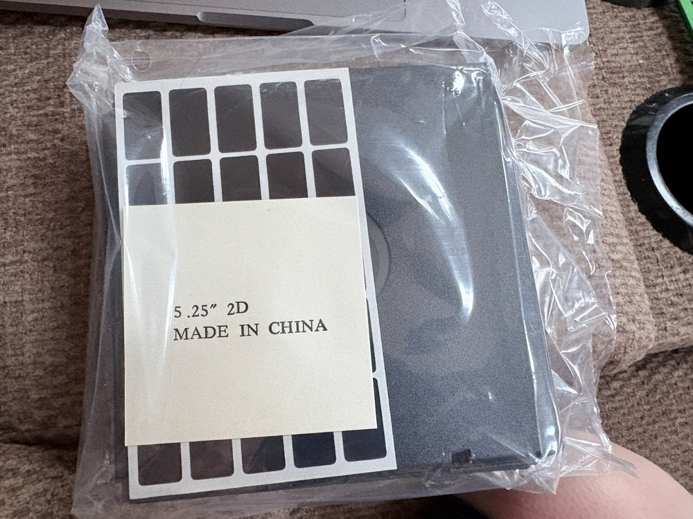 25 pack DS/DD 5.25 floppy disks.  NEW