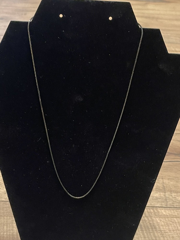 Dainty Silver Tone Small Chain Necklace ~ EUC