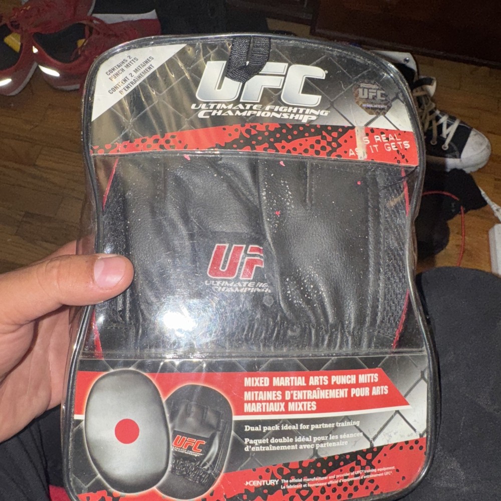UFC Punch Mitts black and red