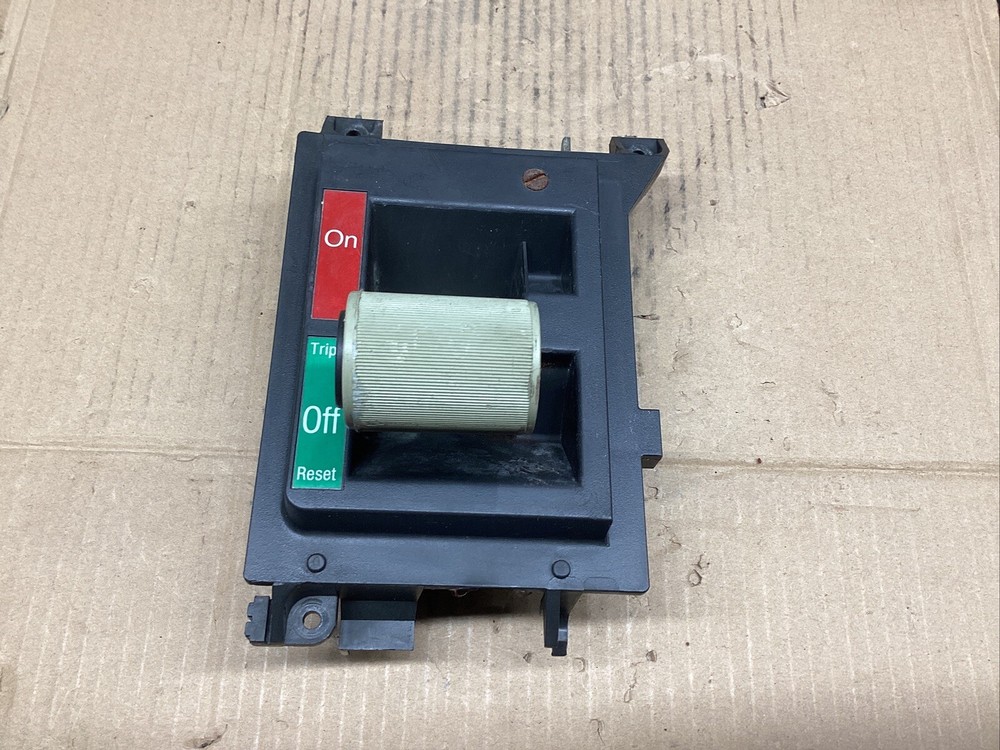 On/Off Disconnect Breaker Switch / Lever Switch #828M28