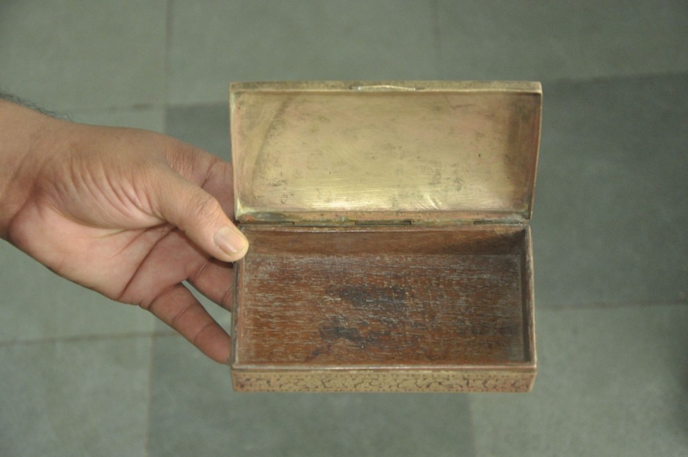 Vintage Brass Engraved Handcrafted Lacquer Work Cigar/Cigarette Box