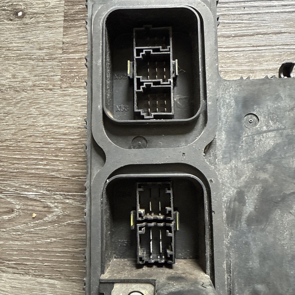 Freightliner CASCADIA Chassis Control Module - P/N: A06-75982-002 CORE NOT WORK