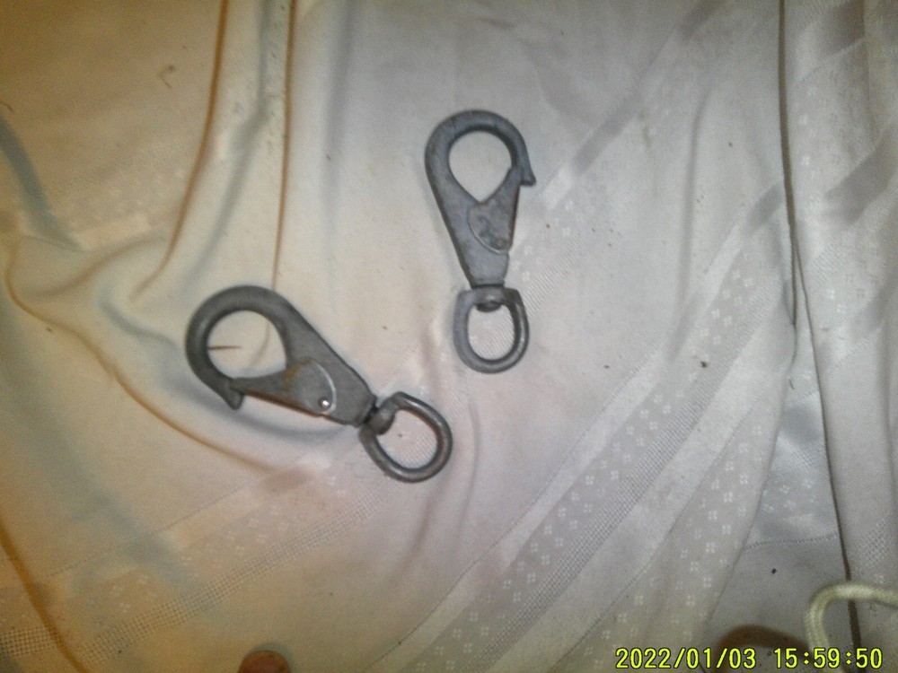 2 GALVANIZED ROPE END HOOKS CLIPS