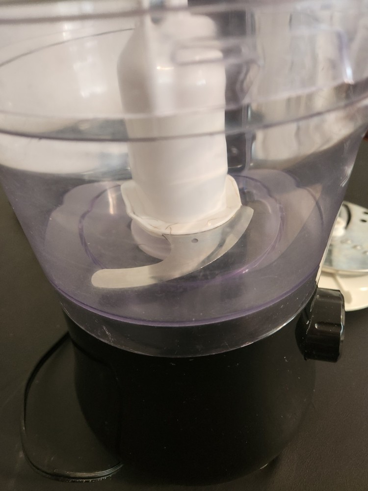 Black And Decker Food Processor FP- 1140 BD Clean Works Great