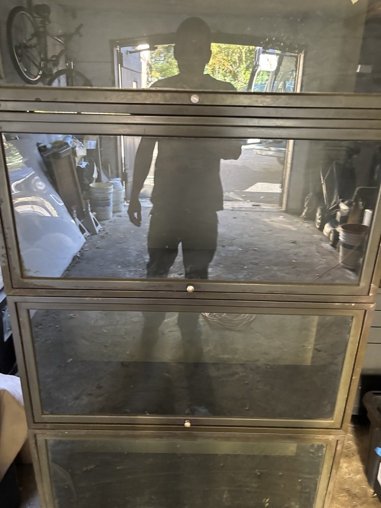 Metal barrister bookcase read description
