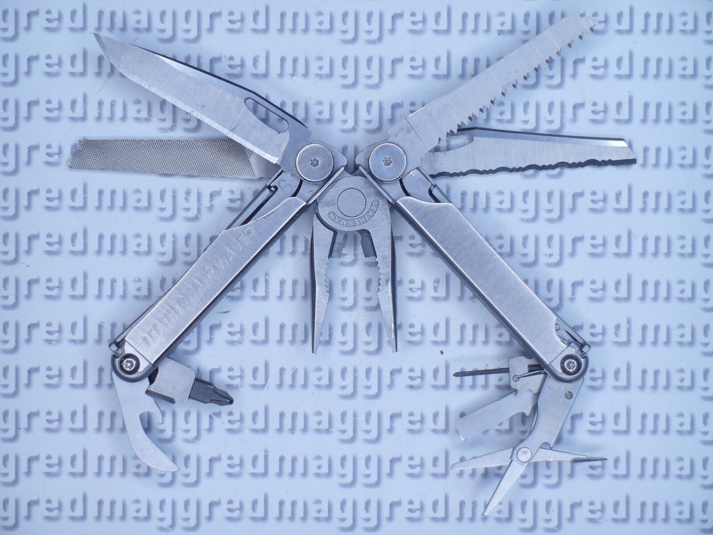 NTSA (2010) LEATHERMAN WAVE NEEDLENOSE MULTI-TOOL w/NYLON SHEATH