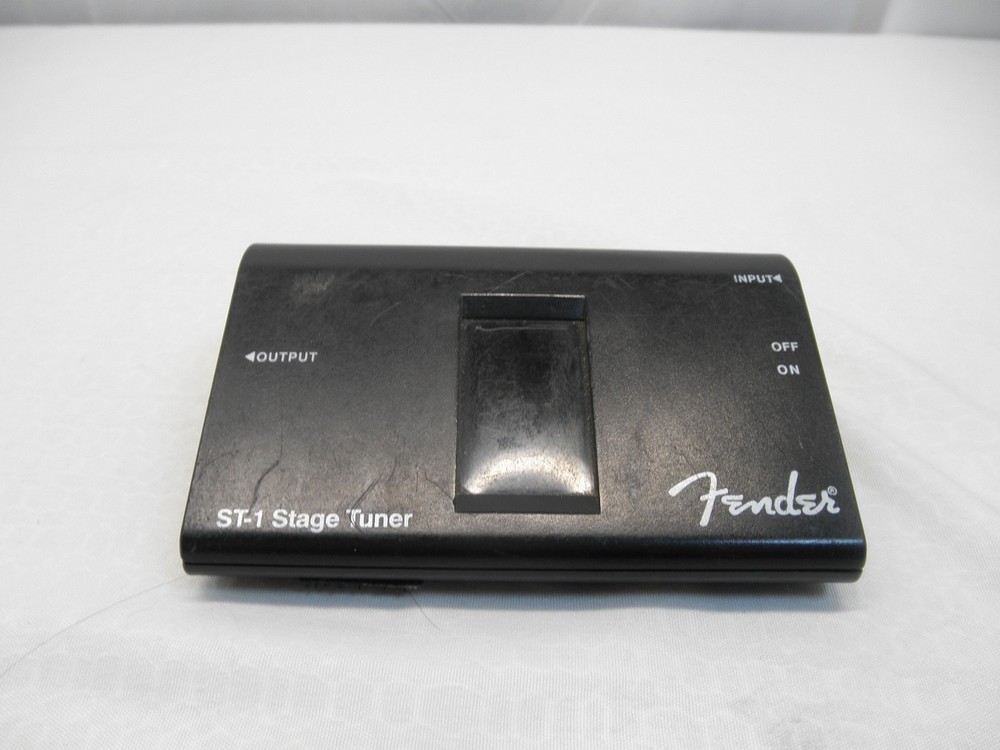 Fender ST-1 Stage Tuner in Black - Powers On