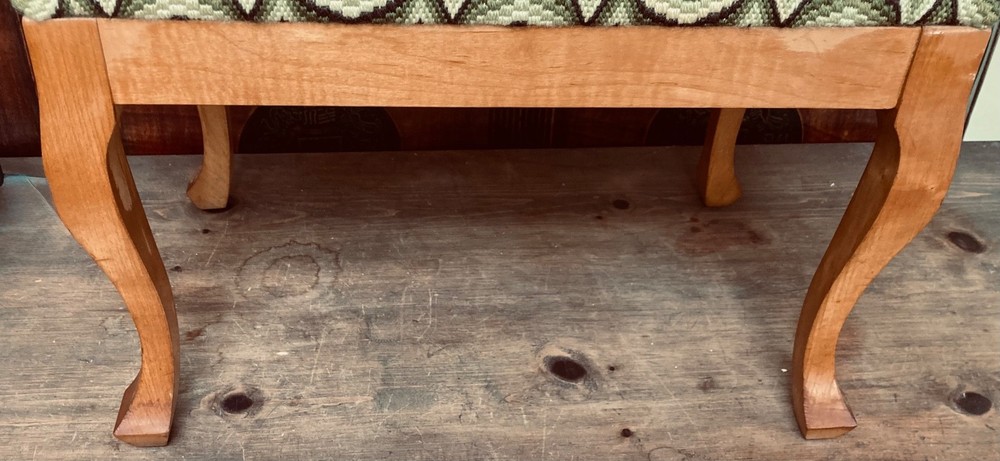 Red Oak Queen Anne Foot Stool Bench Wool Needle Point Geometric Pattern