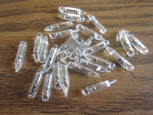 25 Plastic Worm Rattles 4mm