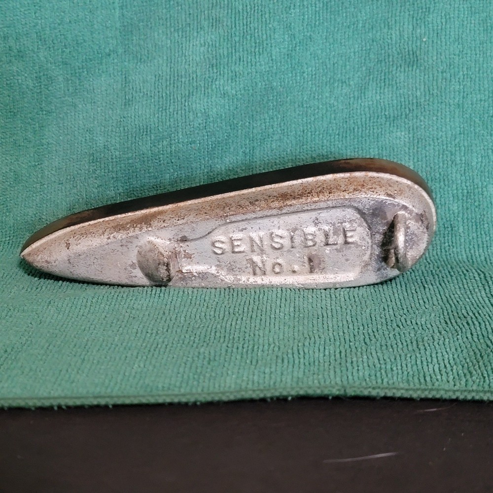 Vintage/Antique Sensible Sad Iron Number 1 with Removeable Handle