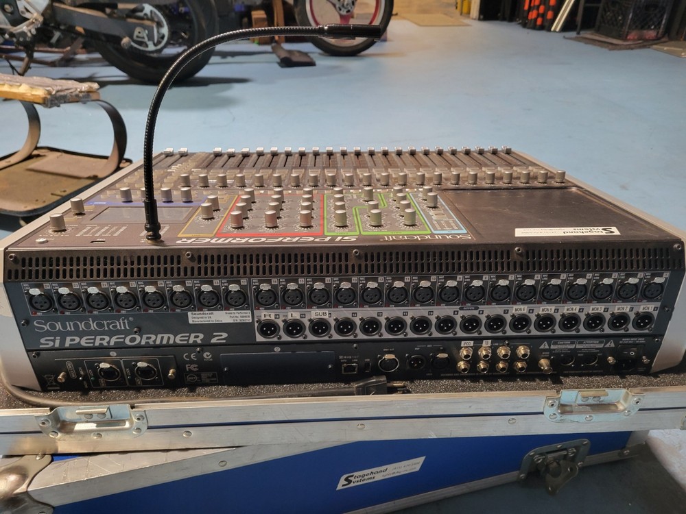 Soundcraft Performer 2 - digital mixer