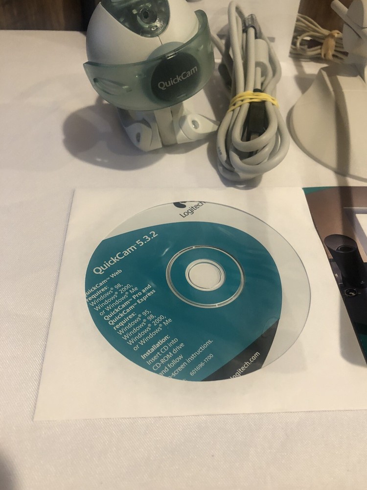 Logitech V-UD4 USB Wired Quickcam Web & Wired Microphone W/Extras