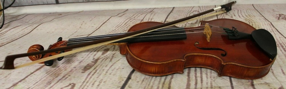 Paul Safron 4/4 Violin w/Case and Bow
