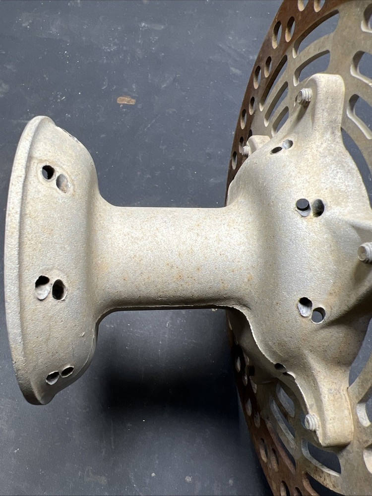 1999 suzuki rm250 Front Wheel Hub