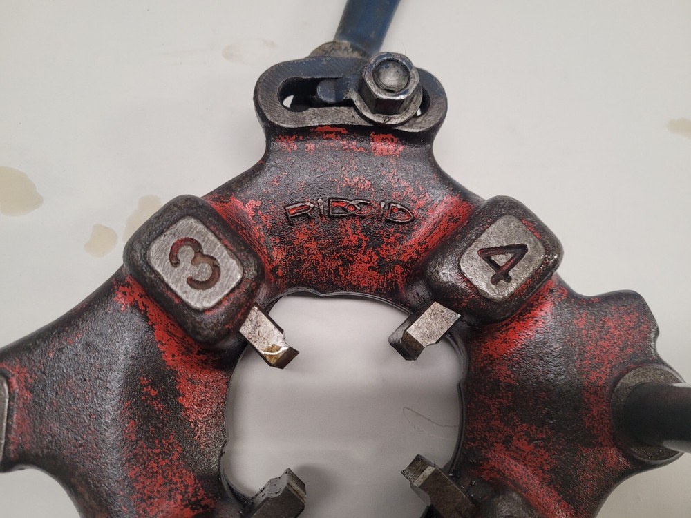 Ridgid No. 500 1-1/2" Pipe threader w/dies