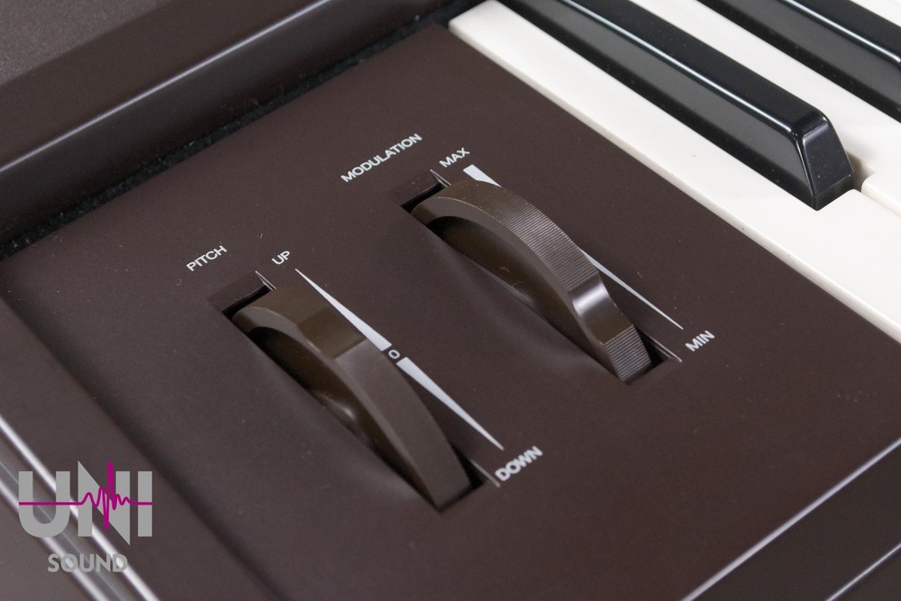 YAMAHA DX7 Digital Programmable Algorithm Synthesizer in Very Good Condition