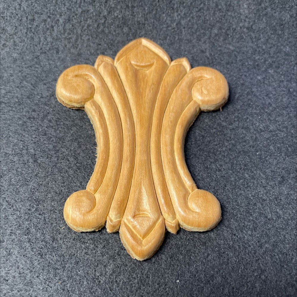 3-5/8" x 2-3/4" Maple Wood Applique