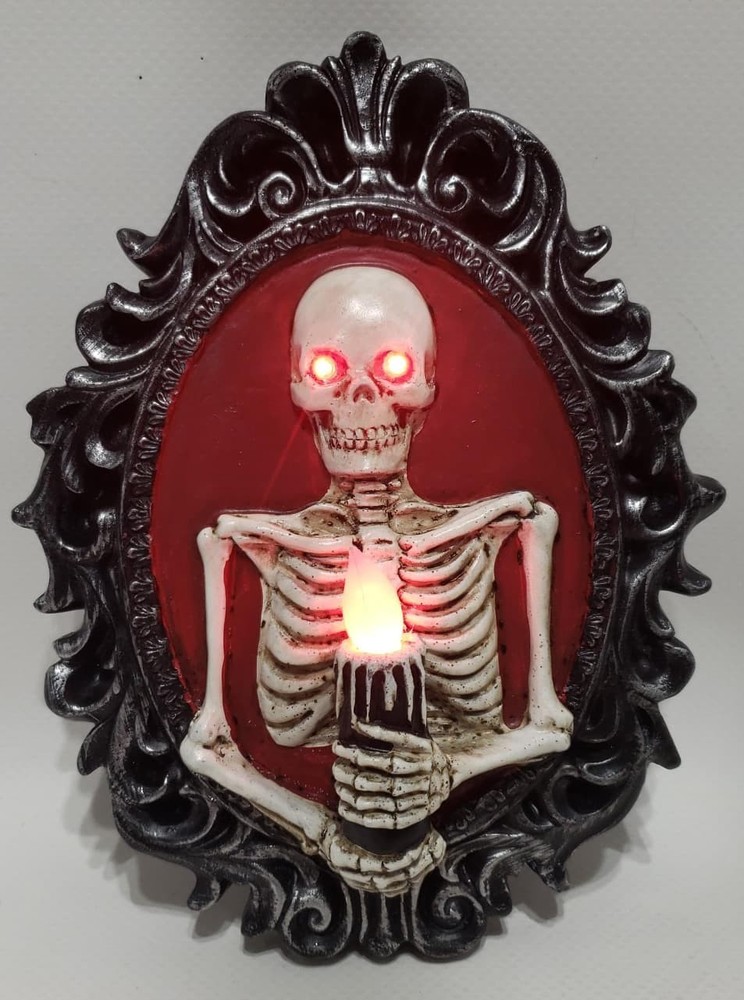 Skeleton Wall Decor with LED, 10"